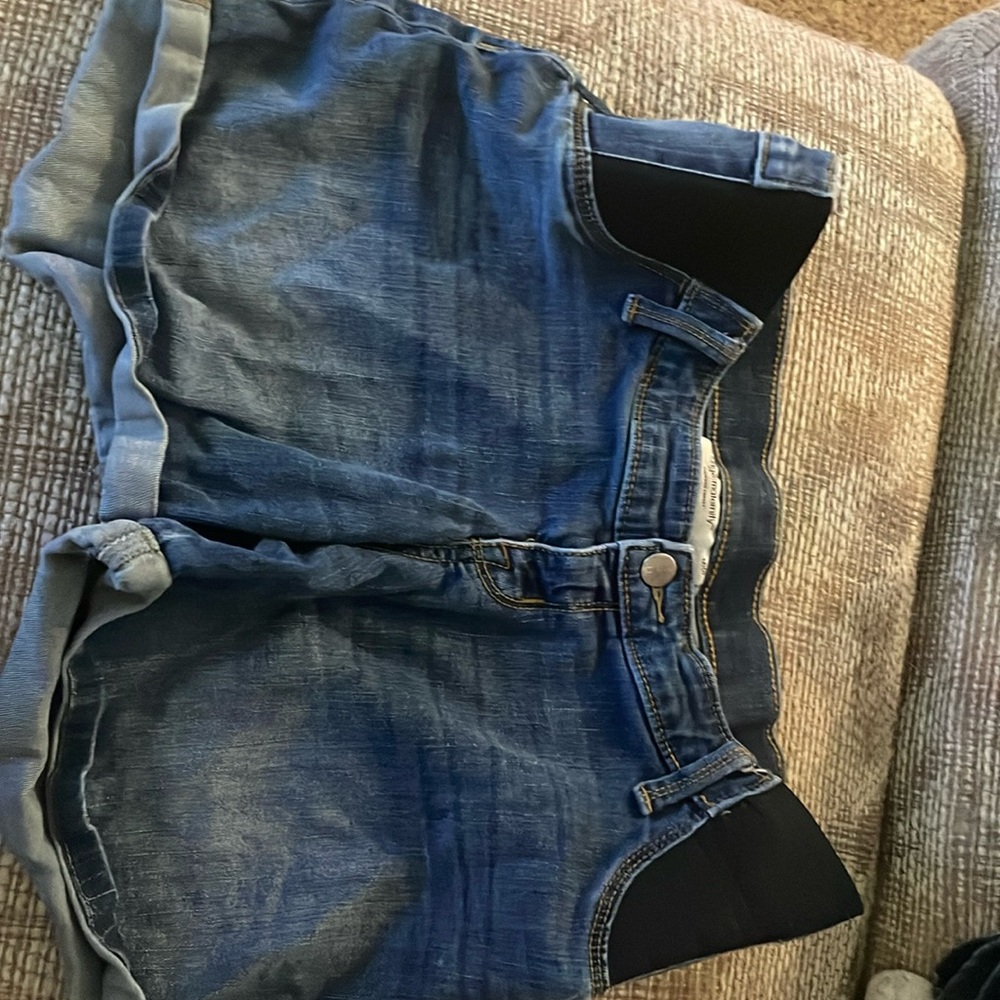 Maternity shorts